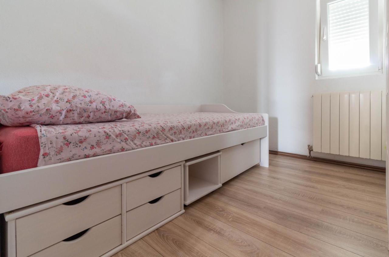 Modern Apartment Sara-Near The Beach 普利拉卡 外观 照片