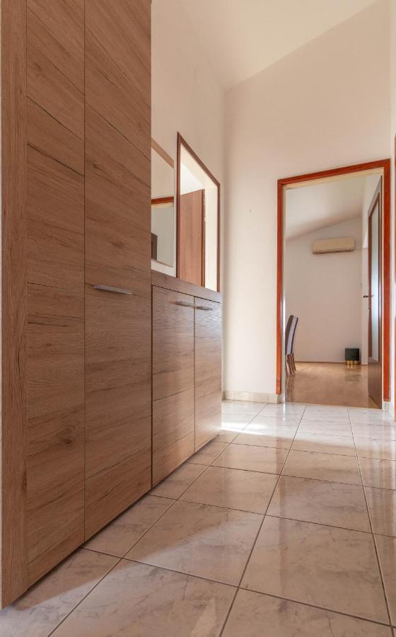 Modern Apartment Sara-Near The Beach 普利拉卡 外观 照片