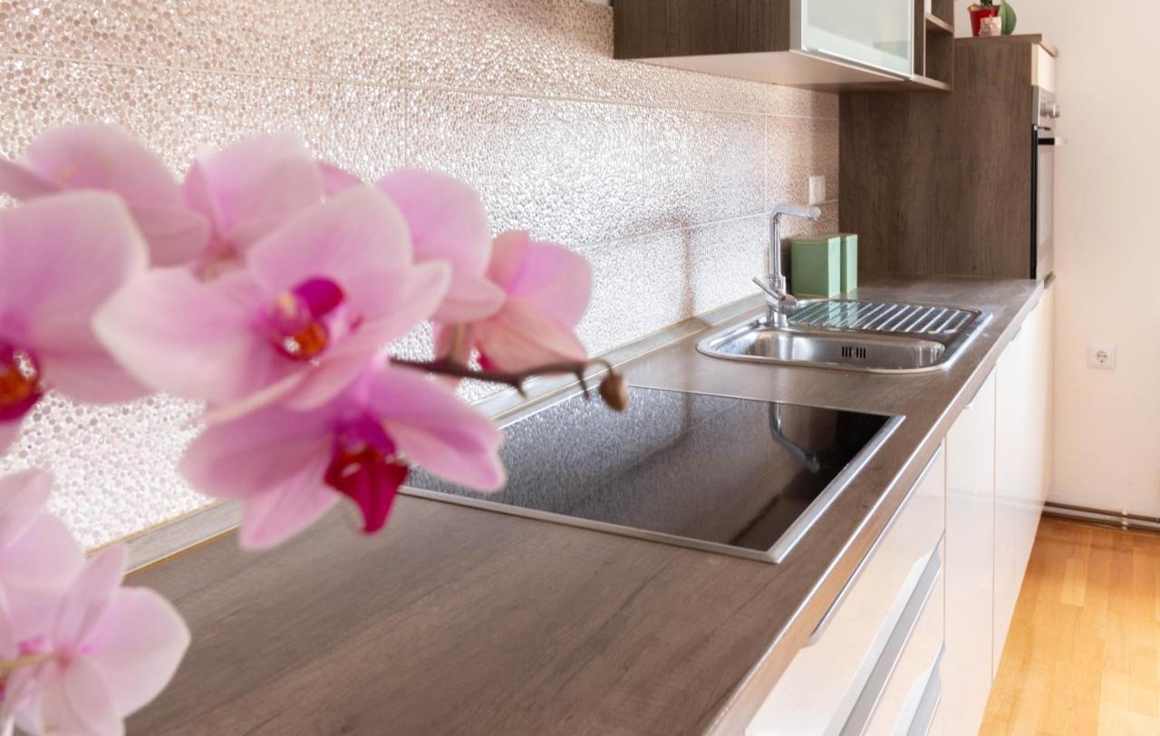 Modern Apartment Sara-Near The Beach 普利拉卡 外观 照片