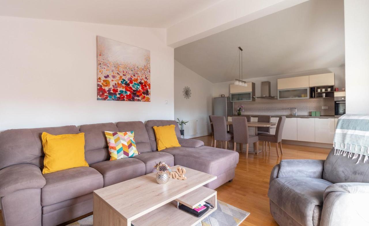 Modern Apartment Sara-Near The Beach 普利拉卡 外观 照片