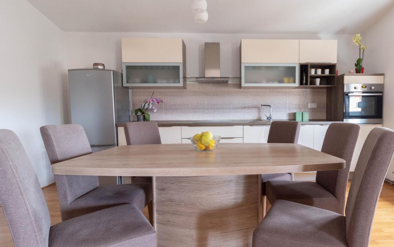 Modern Apartment Sara-Near The Beach 普利拉卡 外观 照片
