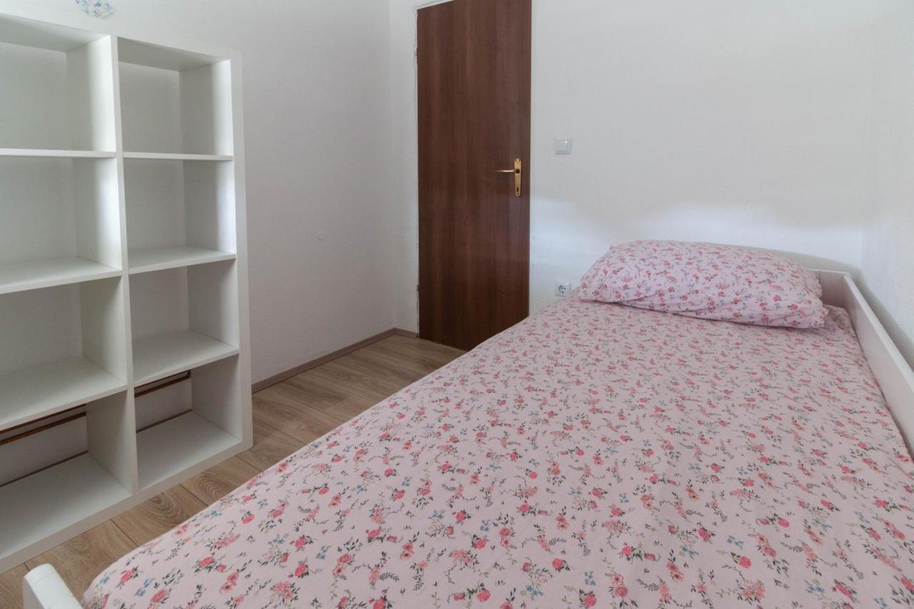 Modern Apartment Sara-Near The Beach 普利拉卡 外观 照片
